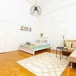 Appartement 3bdr Spacious Getaway Budapest