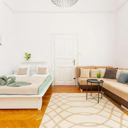 3bdr Spacious Getaway Lejlighed Budapest