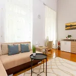 Lägenhet 3bdr Spacious Getaway Budapest