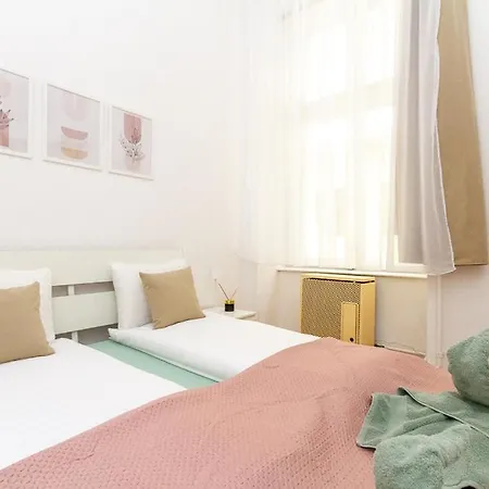 Airport Shuttle 3bdr Multibedroom By Nw * Budapest