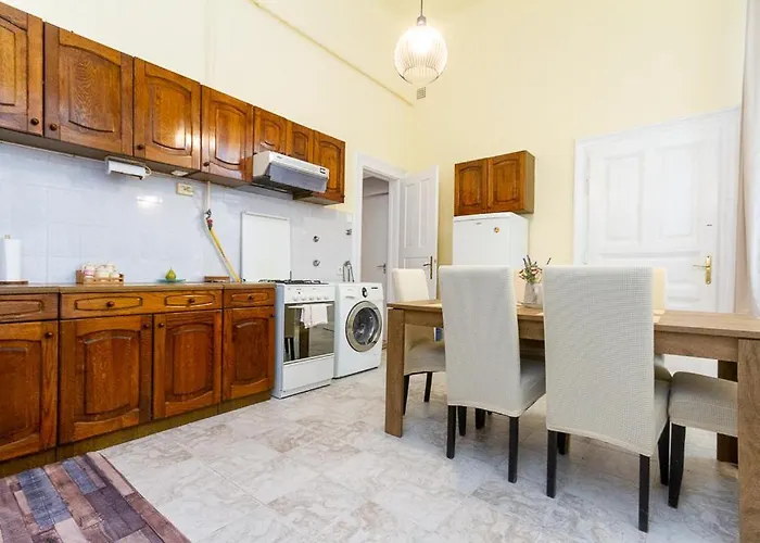 3bdr Spacious Getaway Budapesta